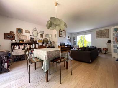 Maison - 96 m² - 5 pièces