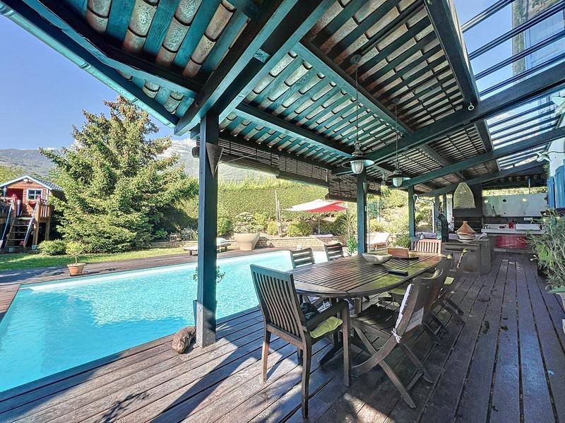 Villa - 146 m² - 6 pièces