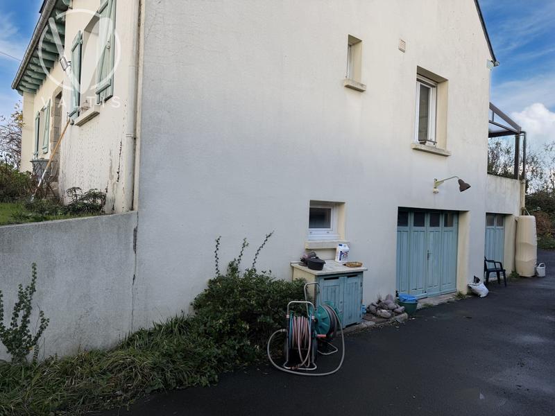 Maison - 196 m² - 8 pièces