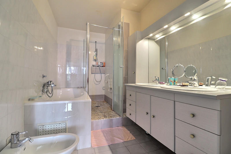 Appartement - 86 m² - 4 pièces