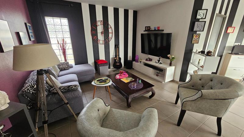 Maison - 95 m² - 5 pièces