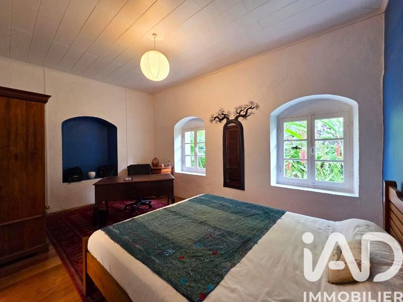 Maison - 250 m² - 7 pièces