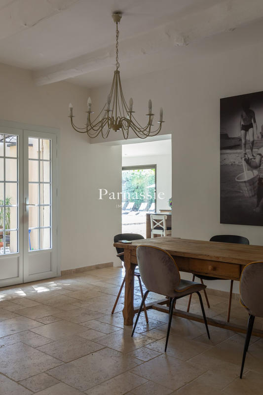 Villa - 240 m² - 6 pièces