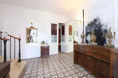 Maison - 300 m² - 7 pièces