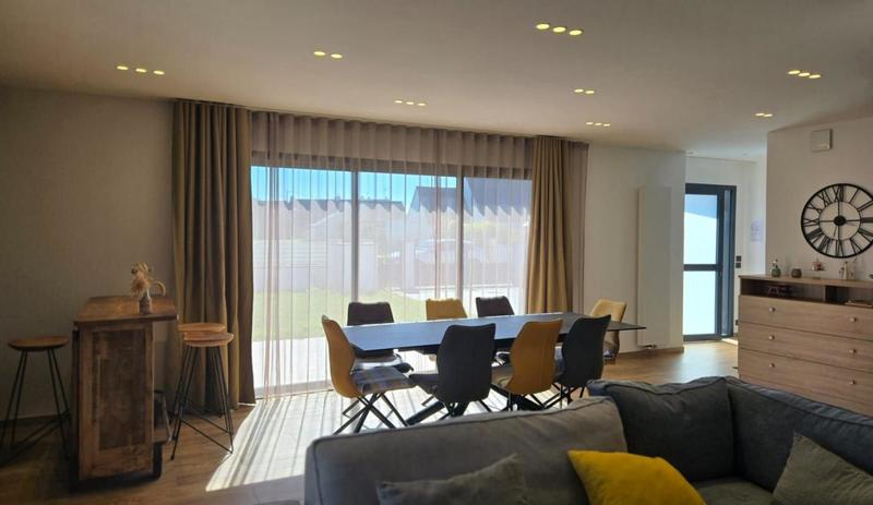 Maison - 106 m² - 5 pièces