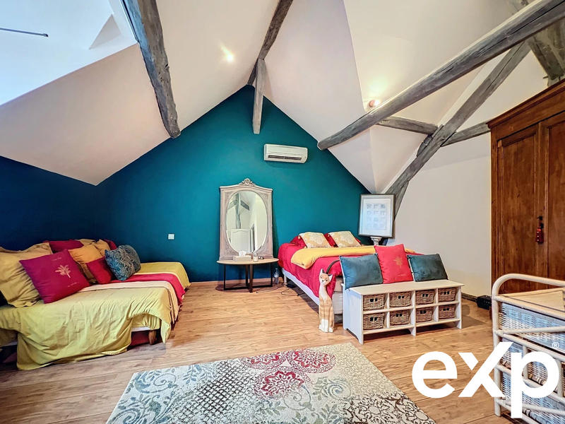 Maison - 285 m² - 8 pièces