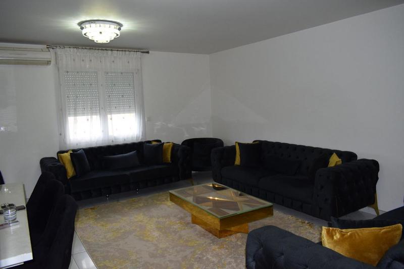 Maison - 160 m² - 11 pièces