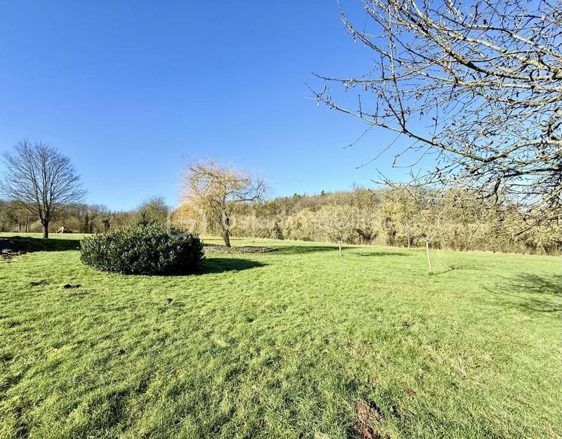 Propriété - 195 m² - 9 pièces