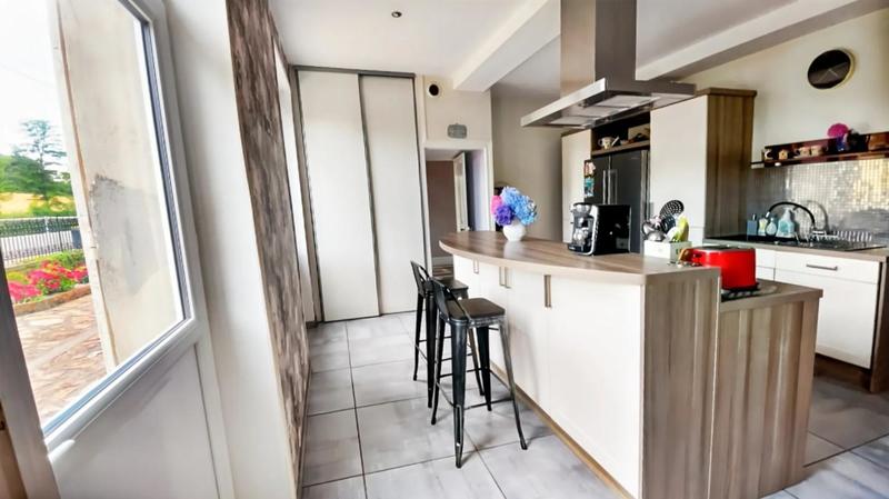 Maison bourgeoise - 230 m² - 9 pièces