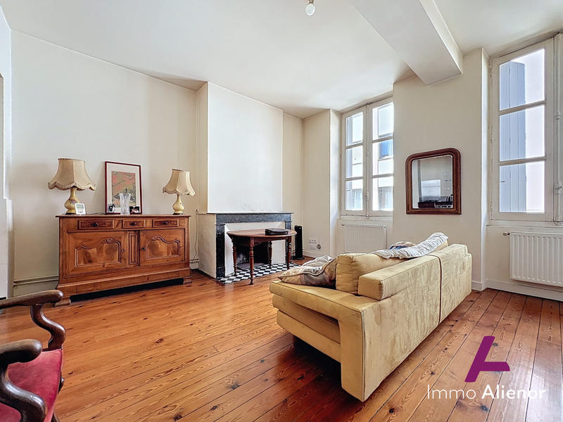 Appartement - 99 m² - 5 pièces