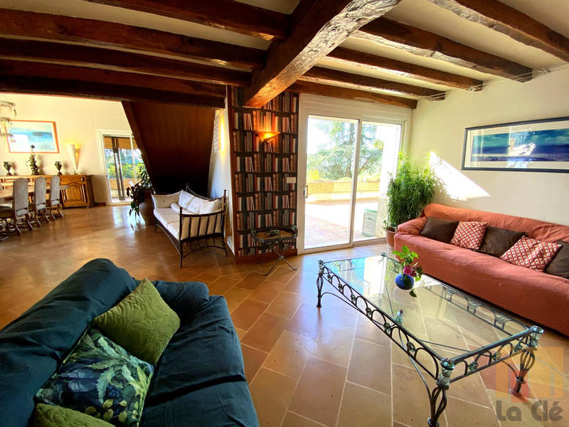 Maison - 455 m² - 9 pièces