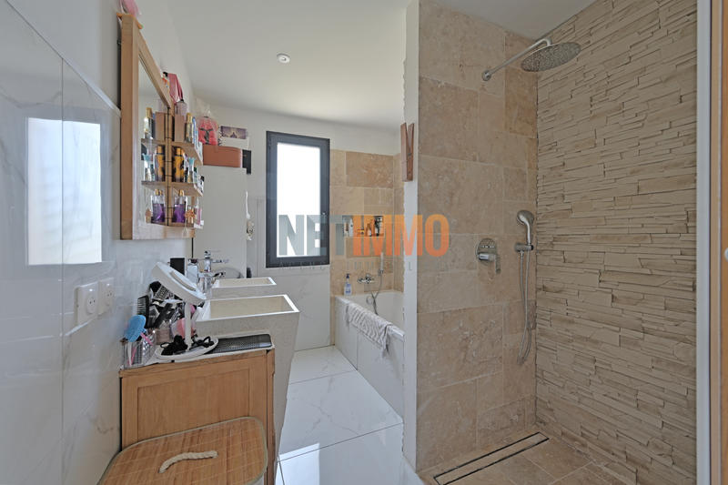 Villa - 111 m² - 4 pièces