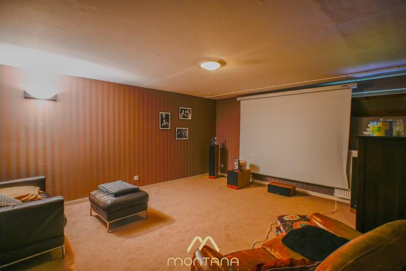 Maison - 230 m² - 8 pièces