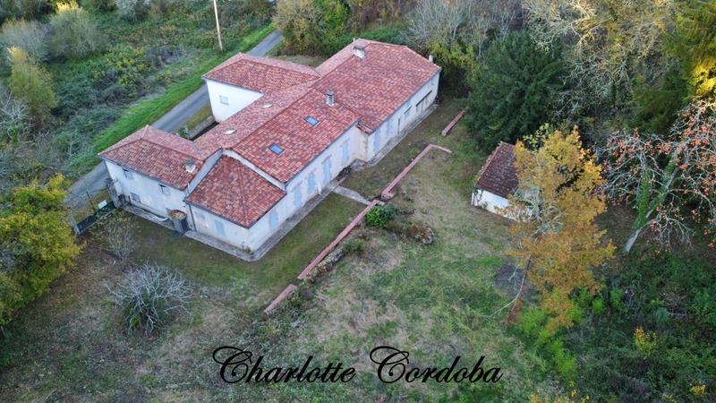 Maison - 478 m² - 16 pièces