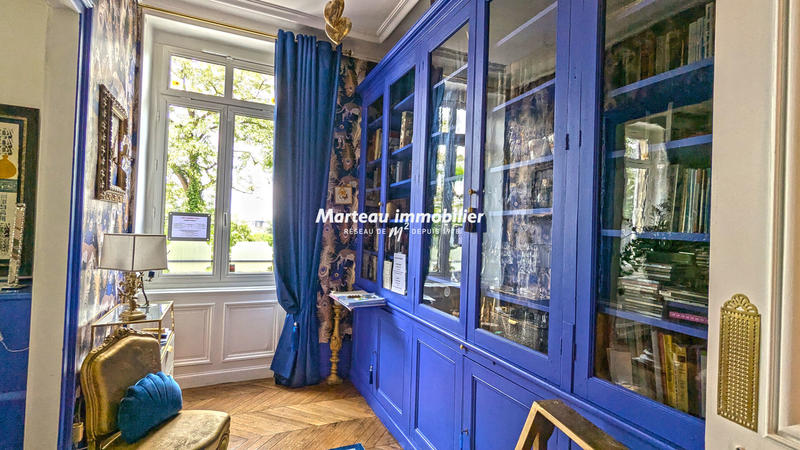 Maison - 327 m² - 13 pièces