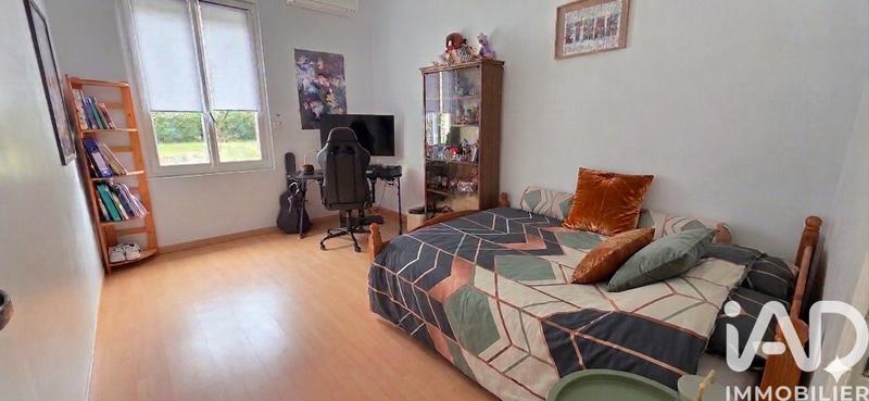 Maison - 241 m² - 7 pièces