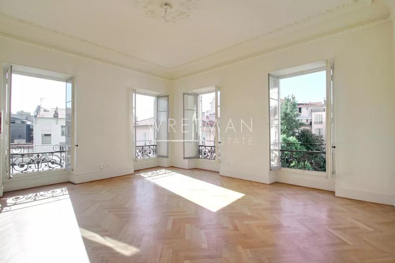 Appartement - 170 m² - 7 pièces