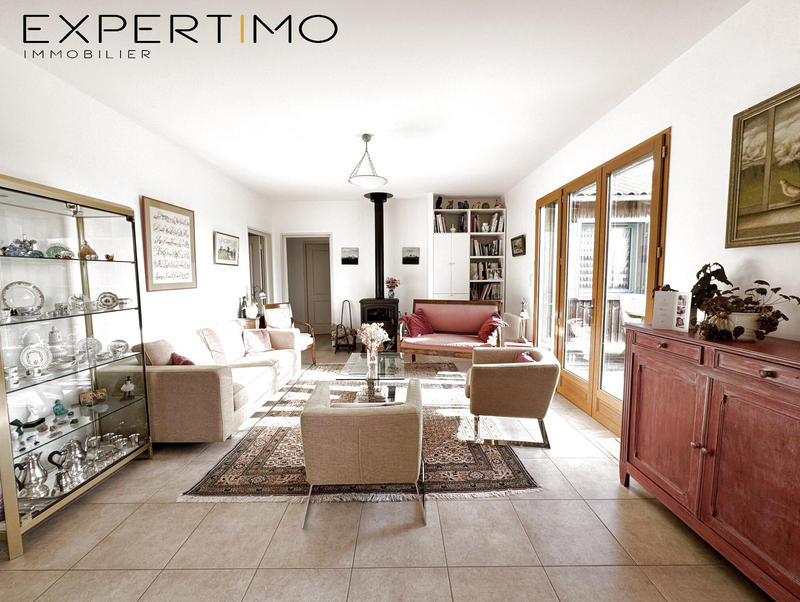 Maison - 200 m² - 8 pièces