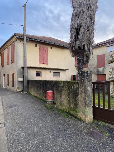 Maison - 280 m² - 6 pièces