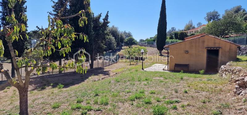 Propriété - 207 m² - 6 pièces