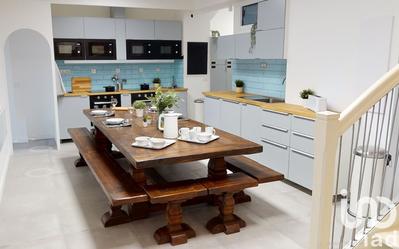 Maison - 384 m² - 19 pièces