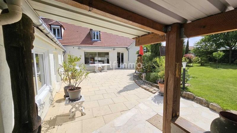 Maison - 260 m² - 5 pièces