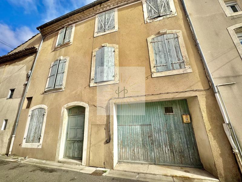 Maison - 300 m² - 4 pièces