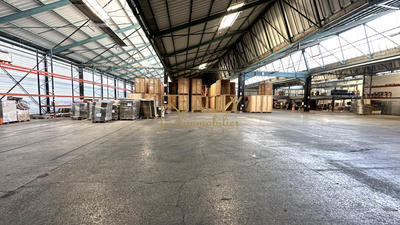 Entrepôt - 2 200 m²
