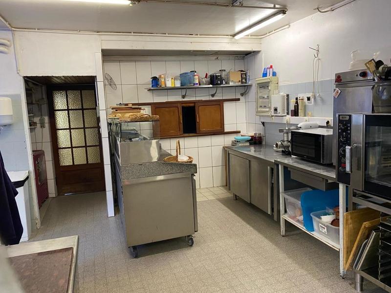 Local commercial - 300 m² - 6 pièces