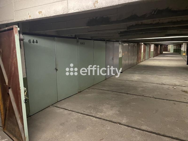 Parking / Garage - 30 m²