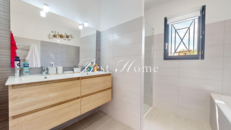 Maison - 140 m² - 6 pièces