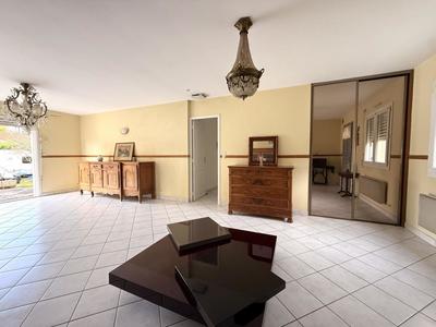 Maison - 111 m² - 6 pièces