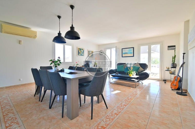 Villa - 161 m² - 6 pièces