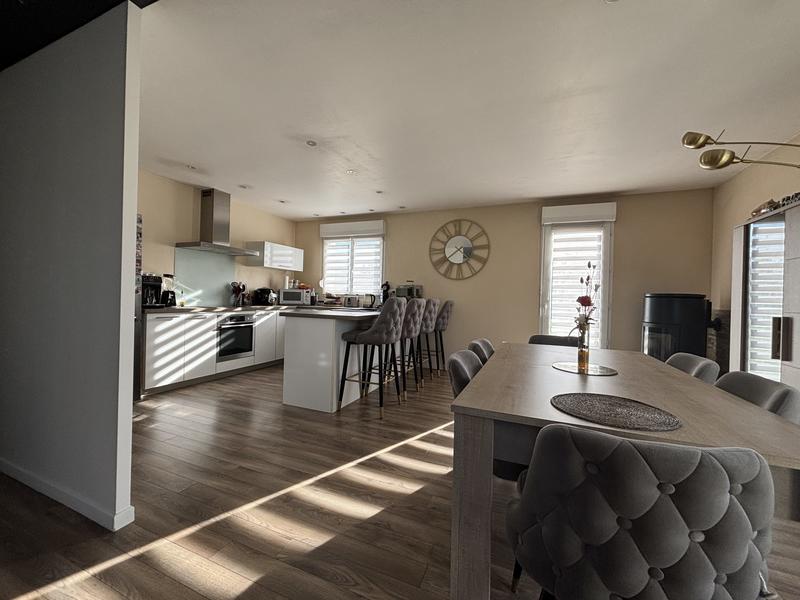 Maison - 103 m² - 4 pièces