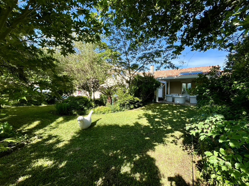 Villa - 260 m² - 6 pièces