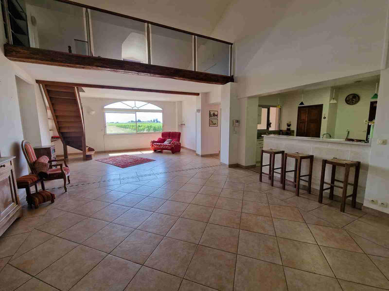 Maison - 229 m² - 8 pièces