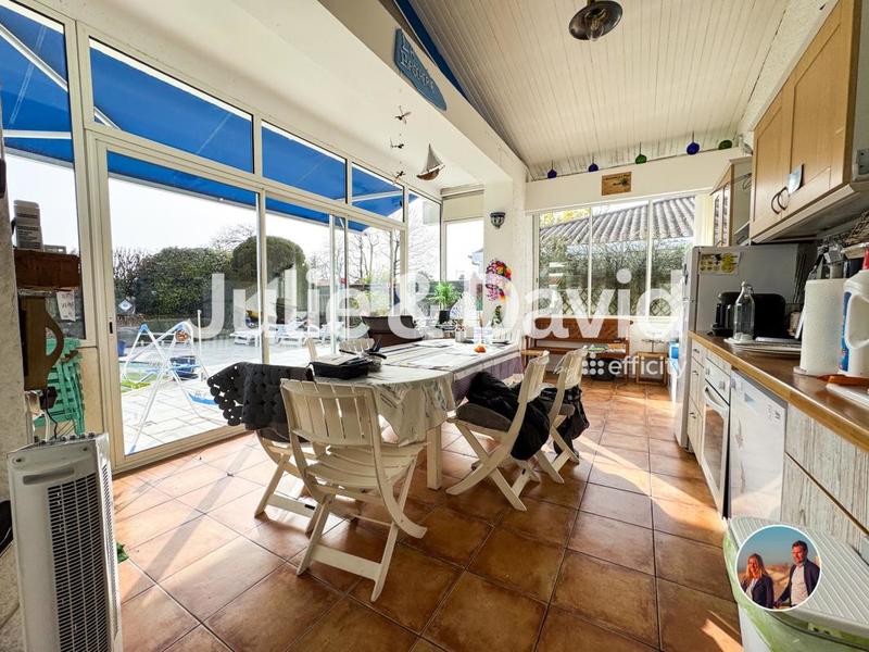 Maison - 400 m² - 12 pièces