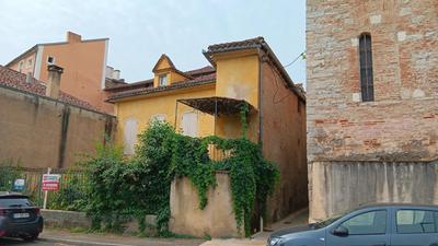 Maison - 260 m² - 12 pièces