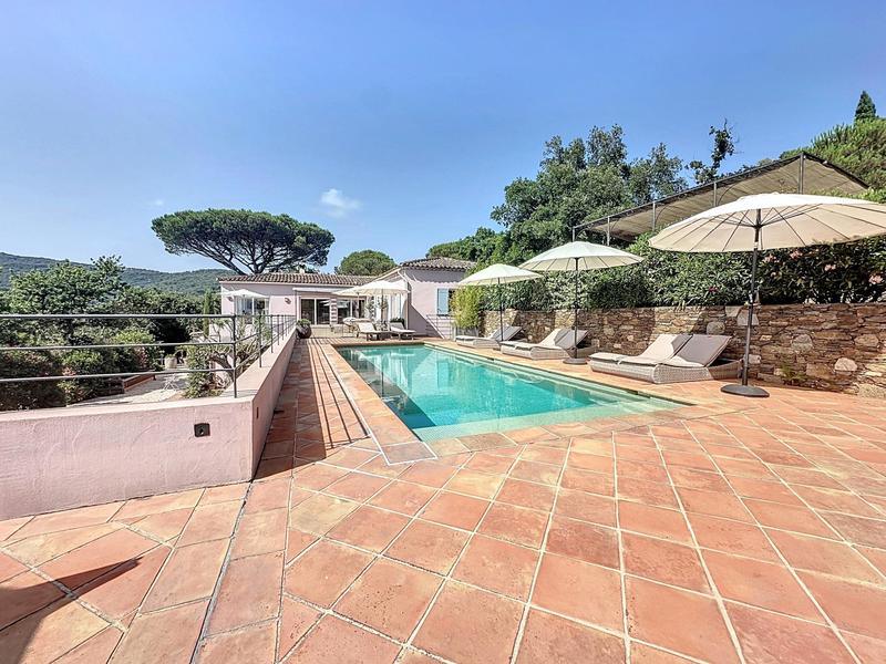 Maison - 280 m² - 10 pièces