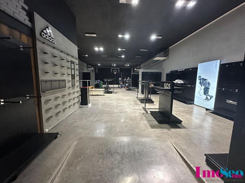 Local commercial - 700 m²