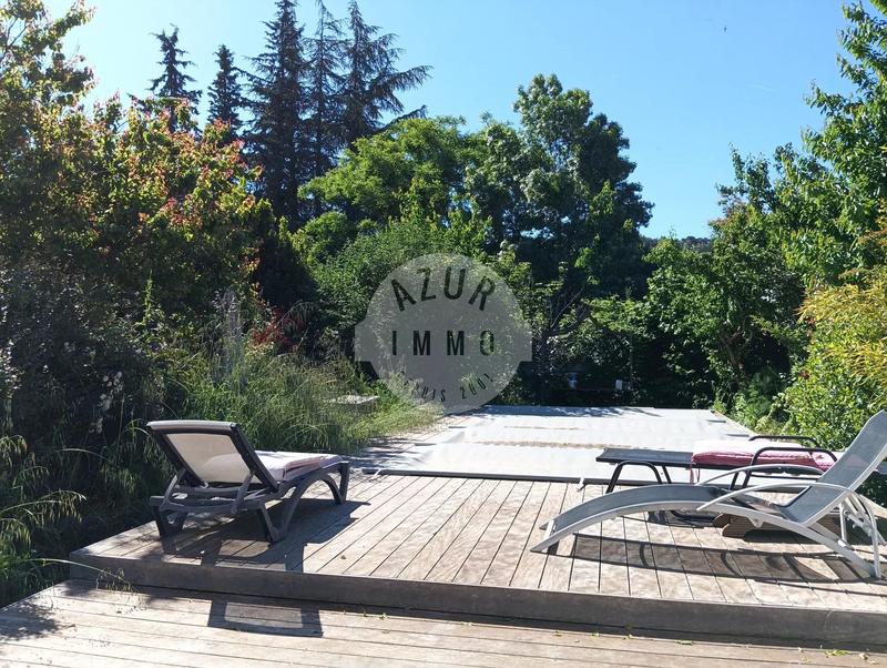 Maison - 197 m² - 7 pièces