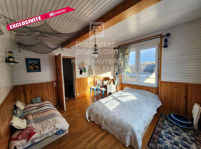 Maison - 184 m² - 9 pièces