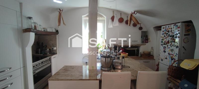 Maison - 221 m² - 9 pièces