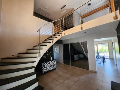 Villa - 280 m² - 10 pièces
