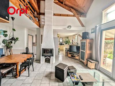 Maison - 96 m² - 4 pièces