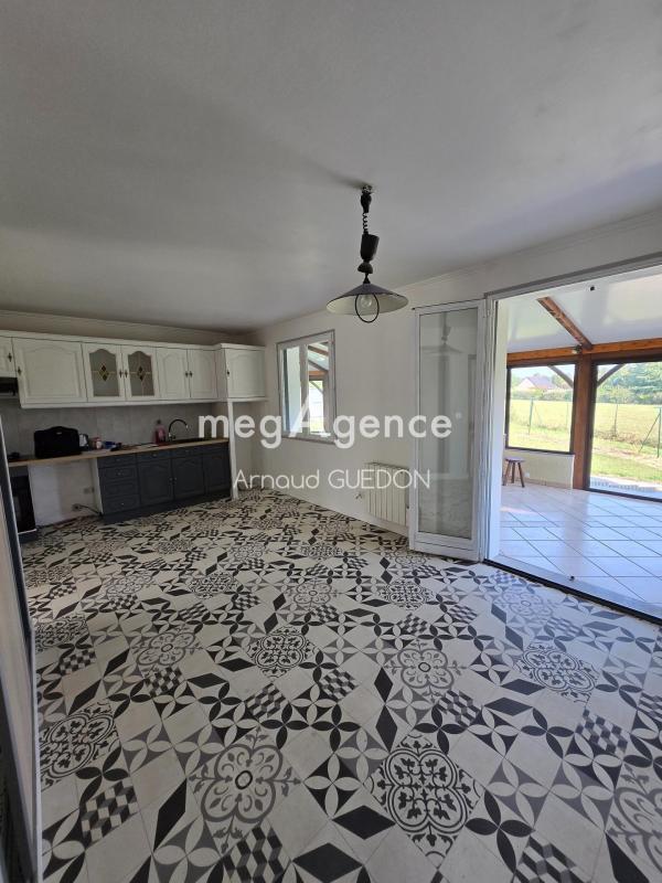 Maison - 205 m² - 9 pièces