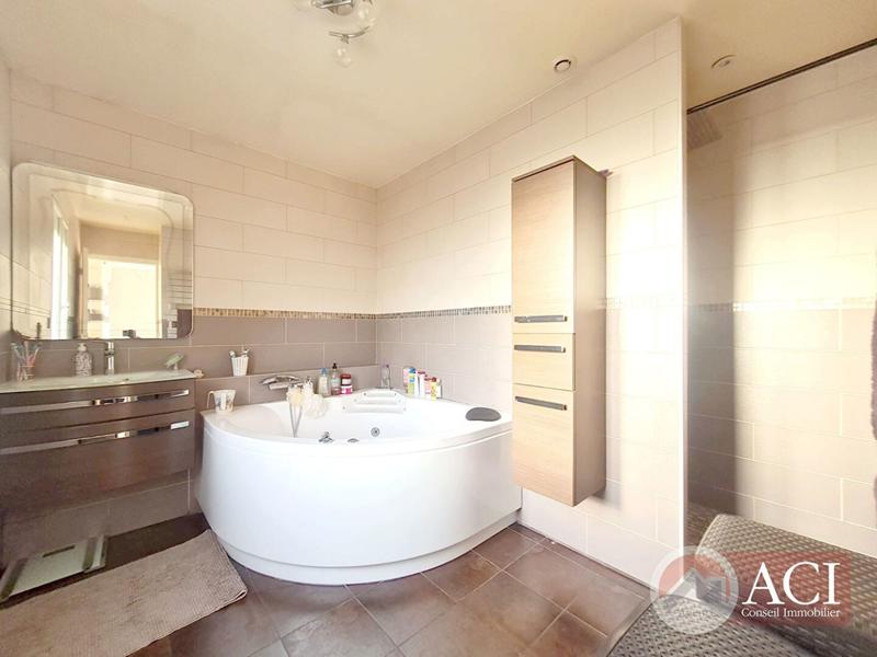 Maison - 140 m² - 7 pièces