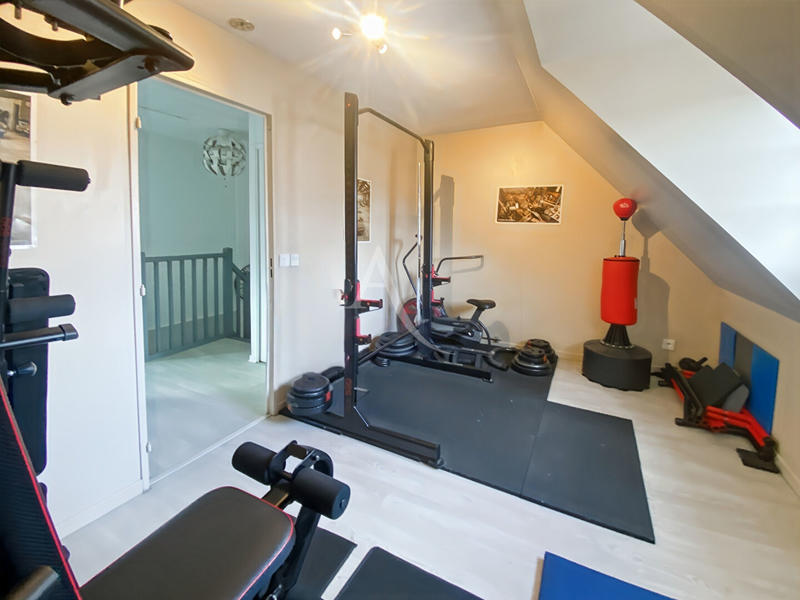 Maison - 90 m² - 5 pièces