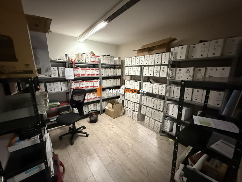 Local d'activités - 1 127 m²