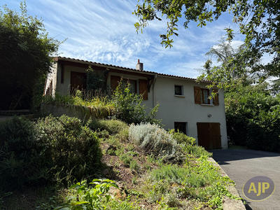 Maison - 87 m² - 5 pièces